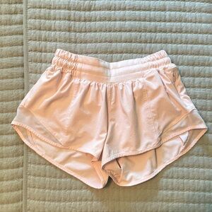Lululemon Hotty Hot Low-Rise Lined Short 2.5”